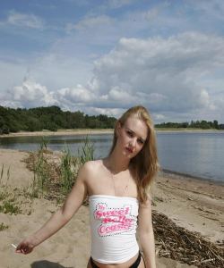 <p class='ppt-number'>221 779 + PIN 693</p><p class='ppt-pricing-de'>1,99 Euro/Min.</p>