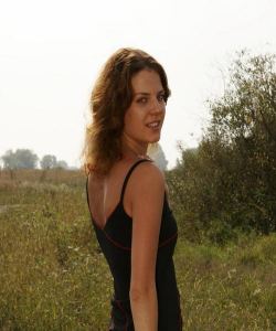 <p class='ppt-number'> 221 779 + PIN 594</p><p class='ppt-pricing-de'>1,99 Euro/Min.</p>