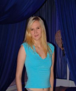 <p class='ppt-number'>221 779 + PIN 594</p><p class='ppt-pricing-de'>1,99 Euro/Min.</p>